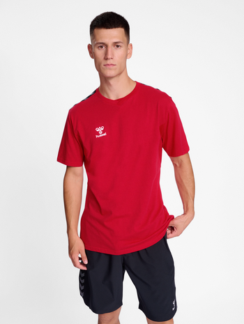 hmlAUTHENTIC CO T-SHIRT S/S, TRUE RED, model