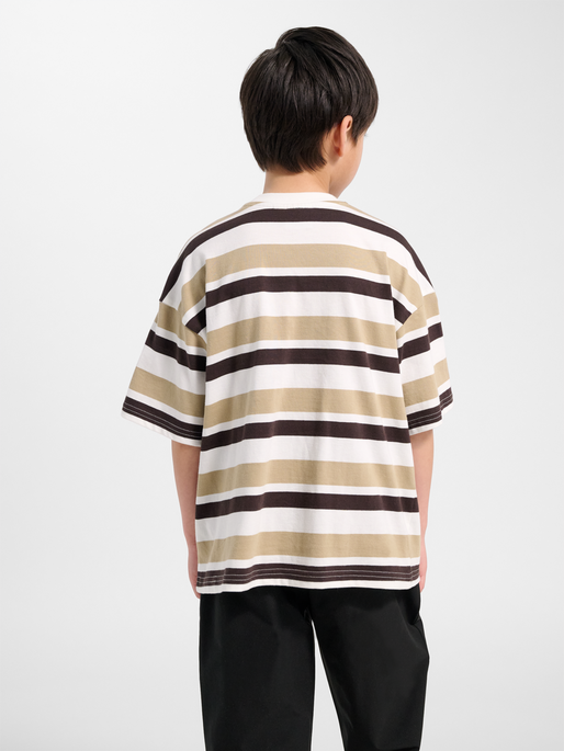 hmlJR SILLY S/S BOXY T-SHIRT STRIPE, SILVER MINK, model