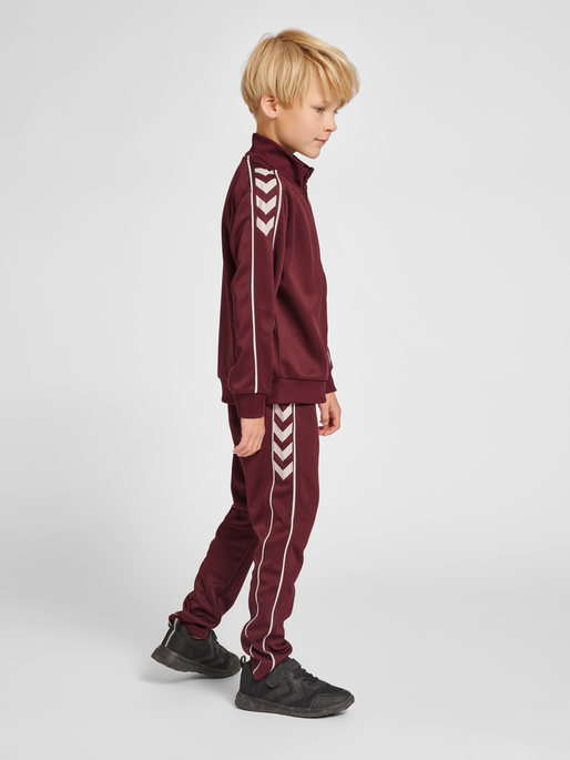 hmlTRACK TRACKSUIT, WINDSOR WINE, model