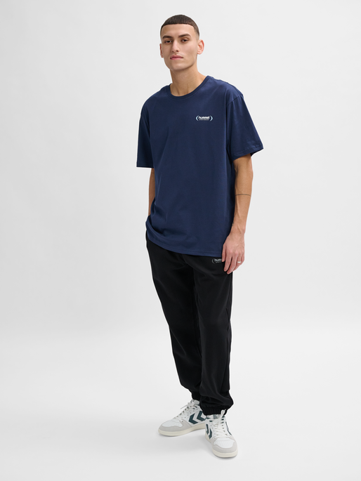 hmlFELIX LOOSE TEE, DRESS BLUES, model