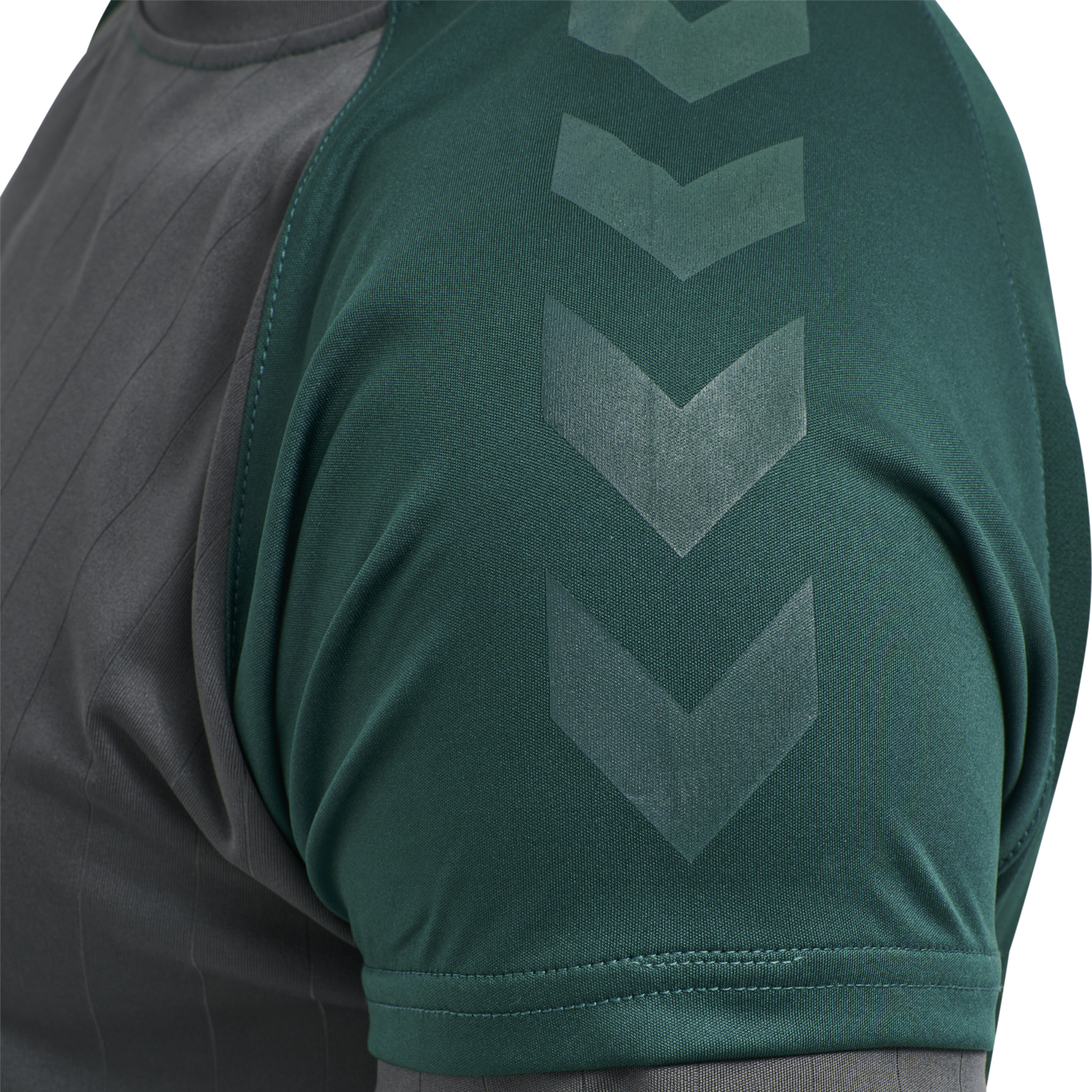 hummel ACTION JERSEY S/S - ASPHALT/PONDEROSA PINE ...