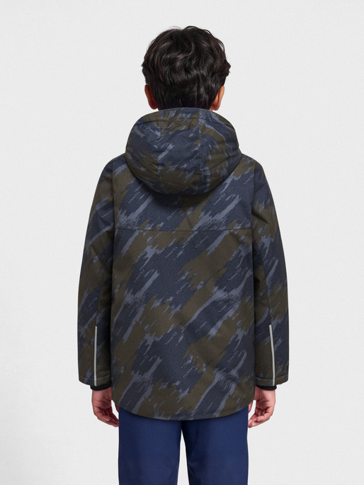 hmlLOGAN TEX JACKET, DARK OLIVE, model
