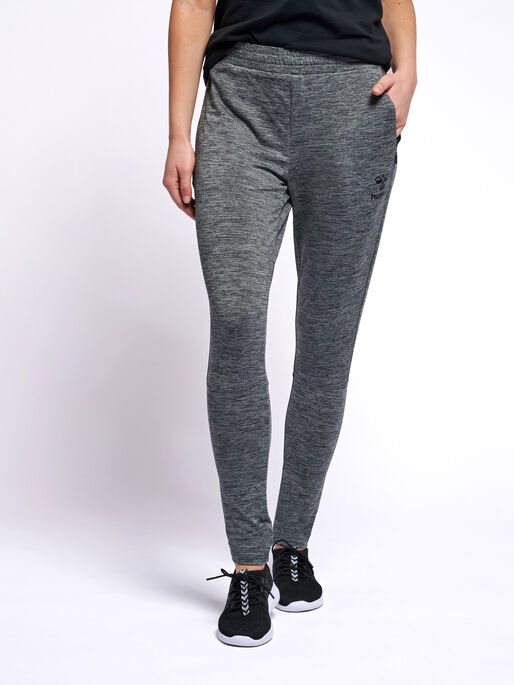 hmlSELBY TAPERED PANTS, DARK GREY MELANGE, model