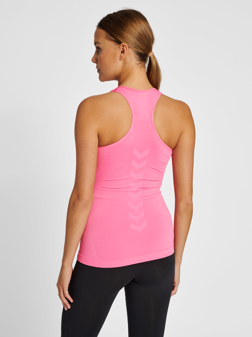 hmlTIF SEAMLESS TOP, AZALEA PINK, model