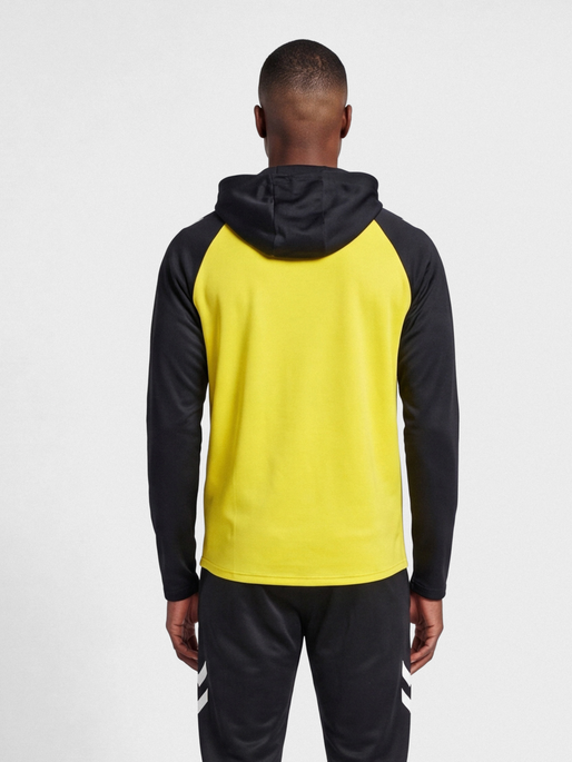 hmlLEAD 2.0 ZIP HOODIE, BLAZING YELLOW/BLACK, model