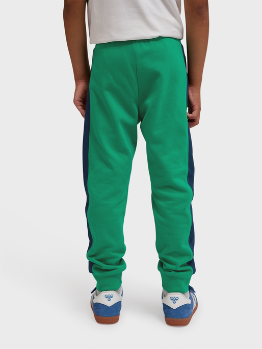 hmlDIXEN PANTS, PEPPER GREEN, model