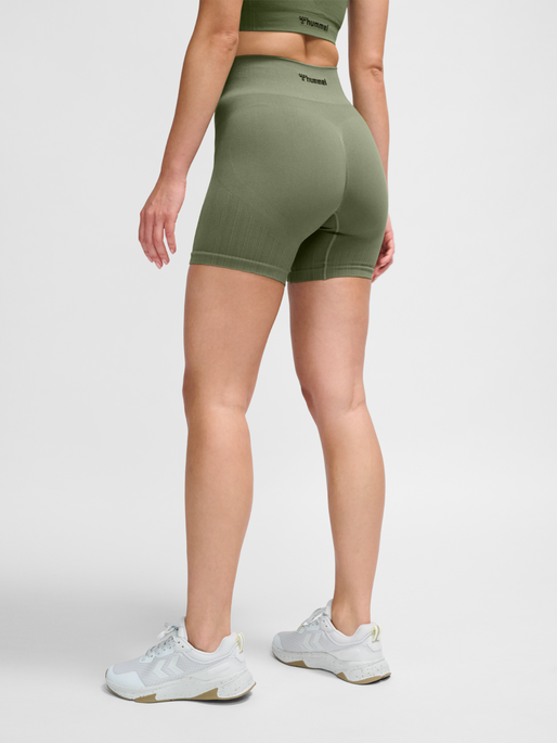 hummel MT DEFINE SEAML SCRUNCH SHORTS - DEEP LICHEN GREEN 