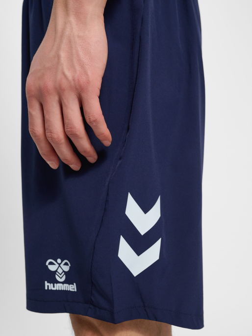 DBU 26 PRO TR WOVEN SHORTS, PEACOAT, model