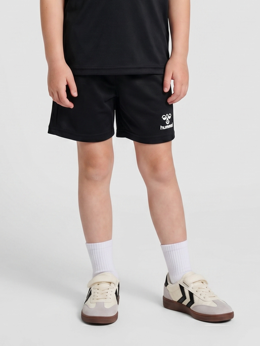 hmlESSENTIAL SHORTS KIDS, BLACK, model