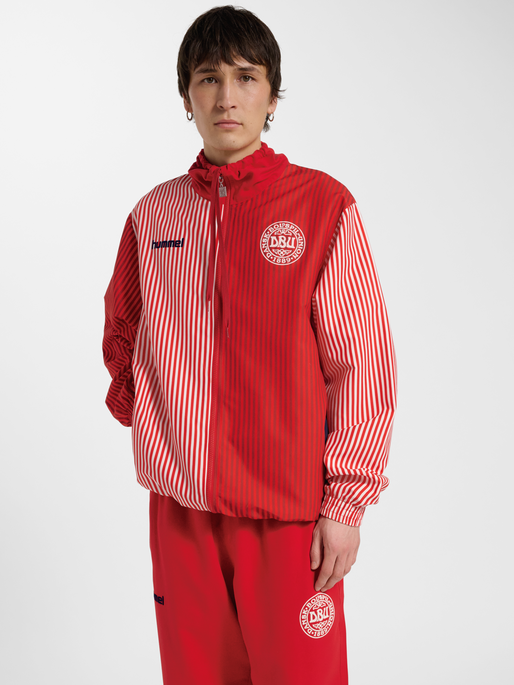 DBU 26 FAN 86 REPLICA MICRO JACKET, TANGO RED, model