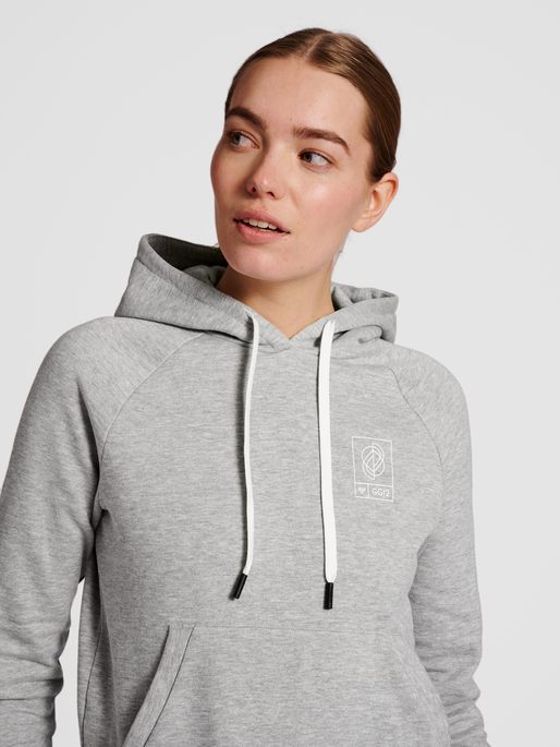 hmlGG12 SWEAT HOODIE WOMAN, GREY MELANGE, model