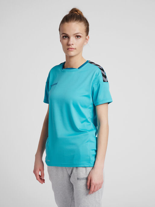hmlAUTHENTIC POLY JERSEY WOMAN S/S, BLUEBIRD, model