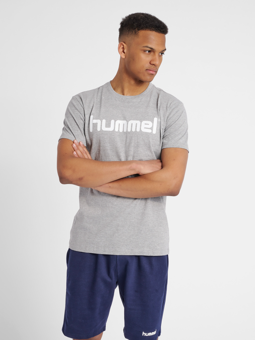 HUMMEL GO COTTON LOGO T-SHIRT S/S, GREY MELANGE, model