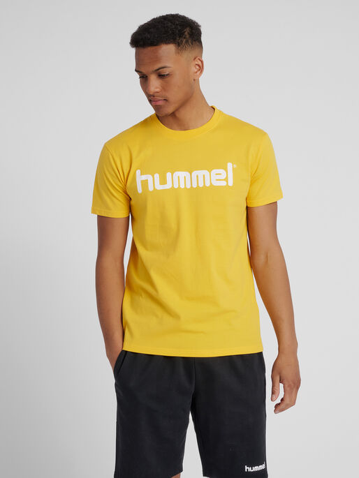 HUMMEL GO COTTON LOGO T-SHIRT S/S, SPORTS YELLOW, model