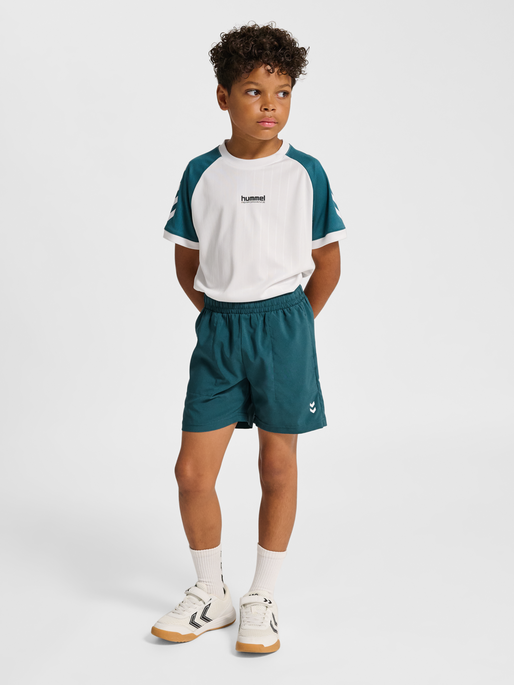 hmlJR PULSE WORKOUT SHORTS, BALSAM, model