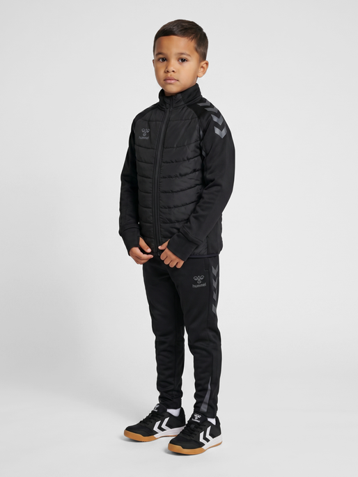 hmlBTC WINTER TRAINING JACKET KID, BLACK, model