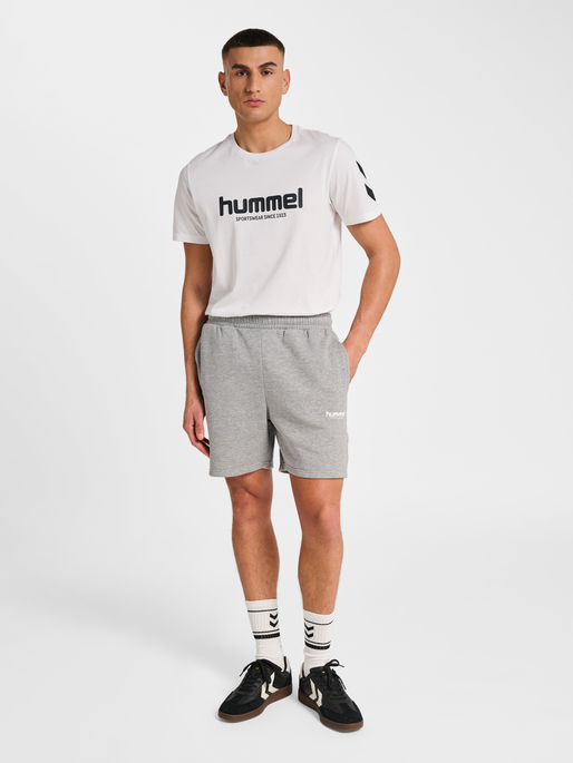 hmlLEGACY 2.0 SHORTS, GREY MELANGE, model