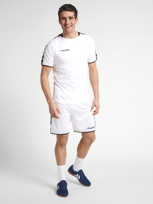 hmlAUTHENTIC TRAINING TEE, WHITE, model