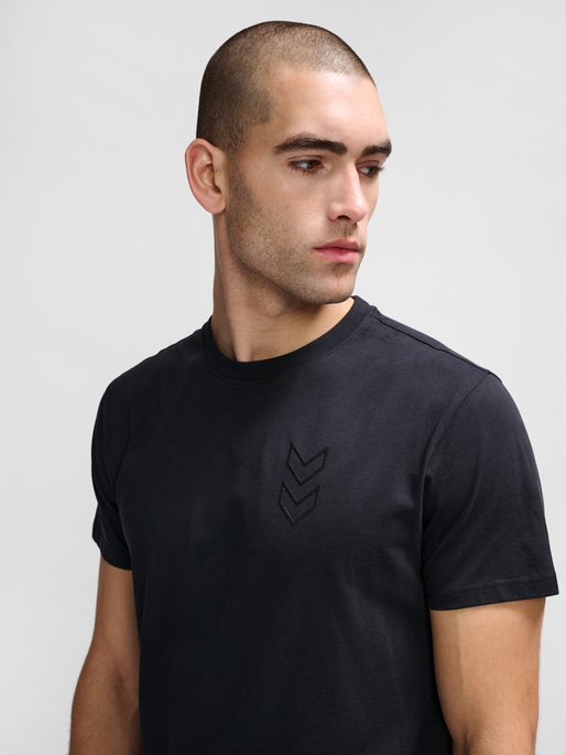 hmlACTIVE CO TEE S/S, BLACK, model