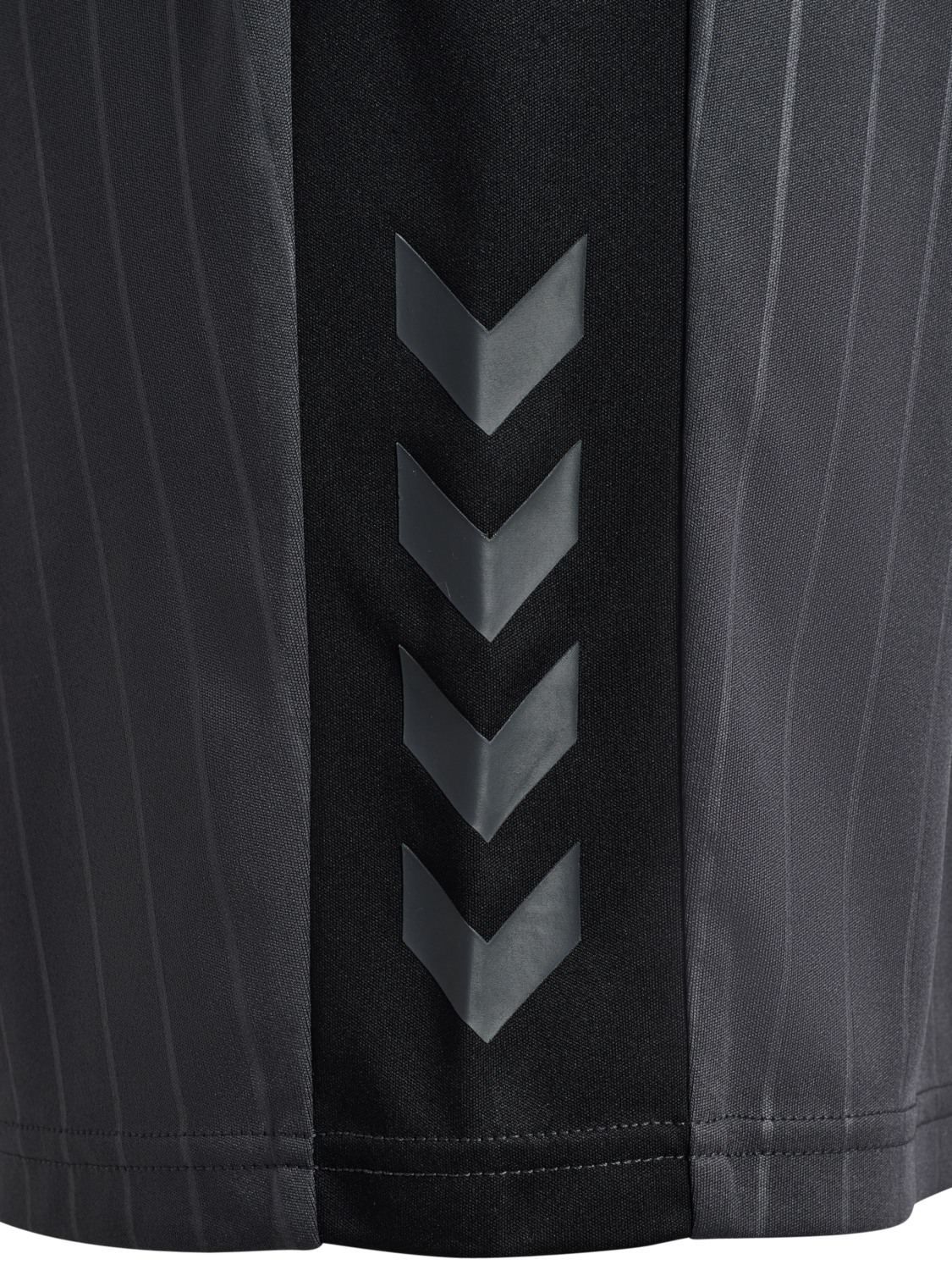 hmlPULSE STRIPE BLOCKED SHORTS, EBONY/BLACK, packshot