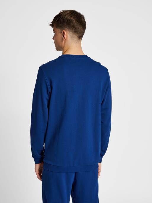hmlLGC RYAN SWEATSHIRT, 7424, model