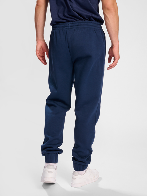 hmlACTIVE SWEATPANTS, DRESS BLUES, model