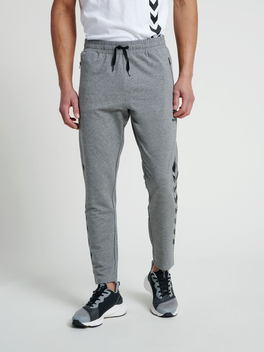 hmlRAY 2.0 TAPERED PANTS, DARK GREY MELANGE, model