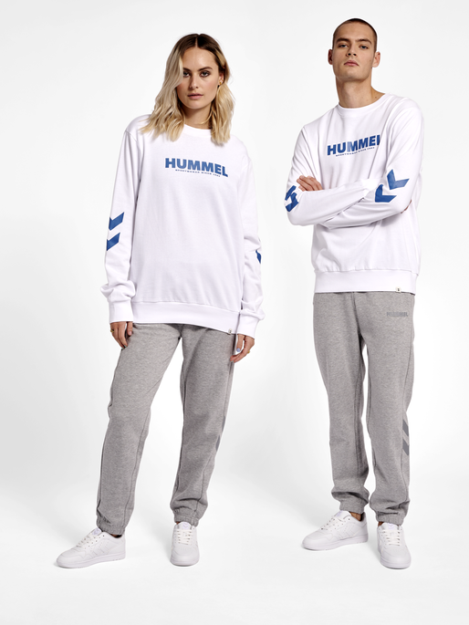 hmlLEGACY SWEATSHIRT, WHITE, model