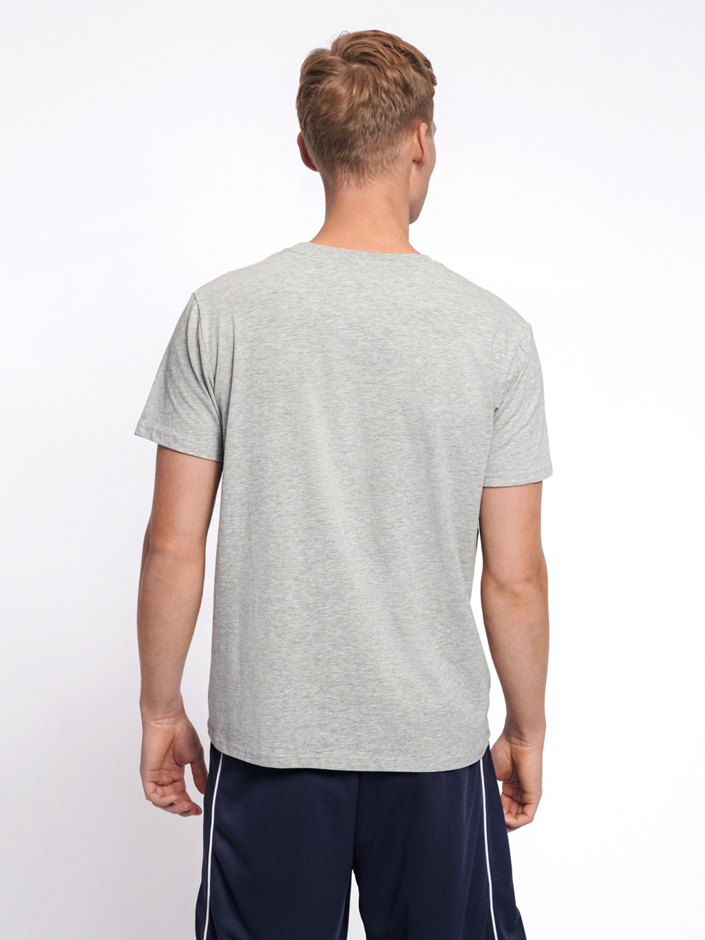 hmlSIGGE T-SHIRT S/S, GREY MELANGE, model