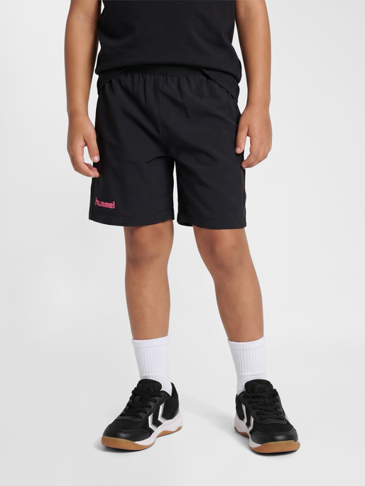 hmlBLAZE PRO TRAINING SHORTS KIDS, BLACK/PINK, model