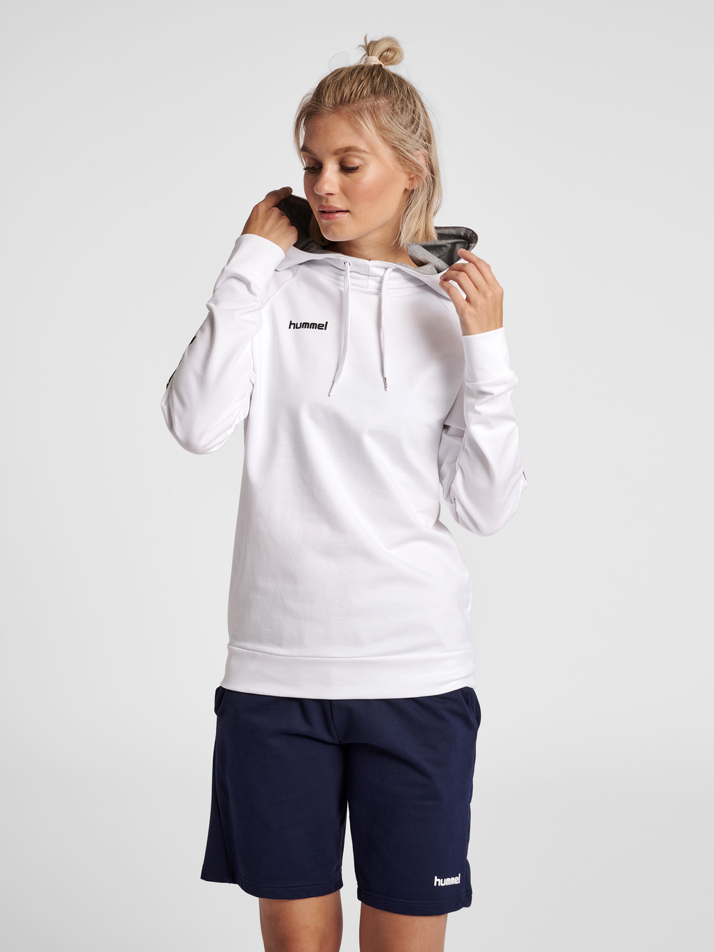 HUMMEL GO COTTON HOODIE WOMAN, WHITE, model