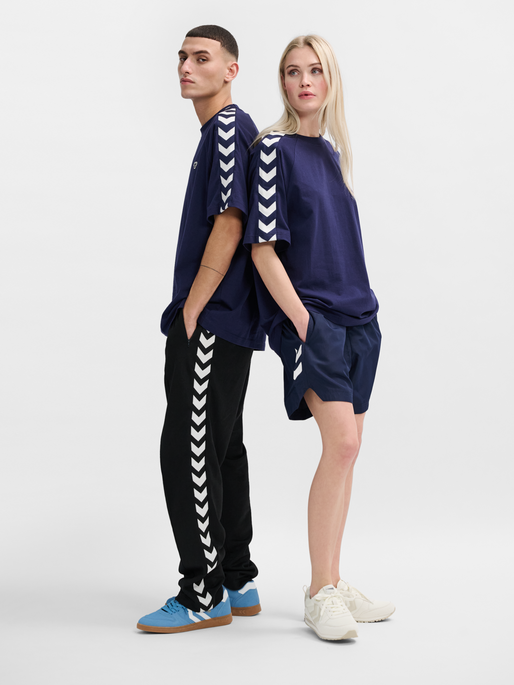 hummel ARCHIVE LOOSE T-SHIRT S/S - PEACOAT | hummelsport.de
