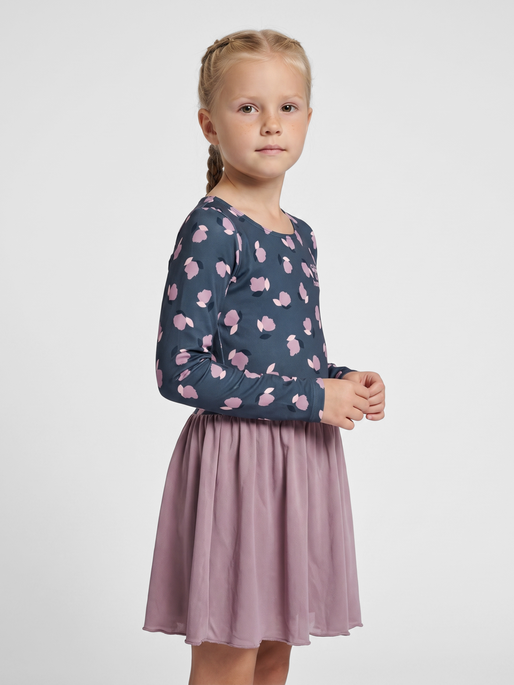 hmlJR AOP GYMSUIT L/S, OMBRE BLUE, model