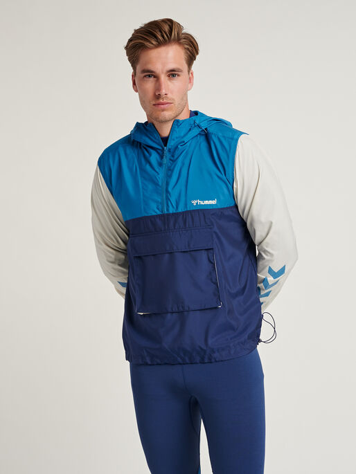 hmlAKELLO LOOSE HALF ZIP JACKET, BLUE SAPPHIRE, model