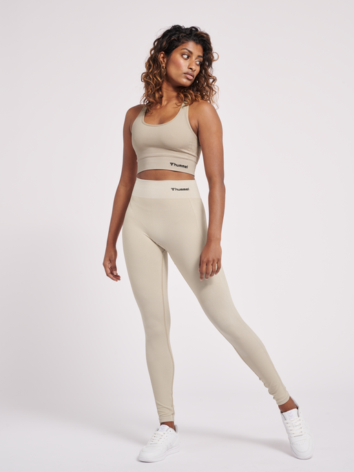 hmlCLEA SEAMLESS  SPORTS TOP, CHATEAU GRAY, model