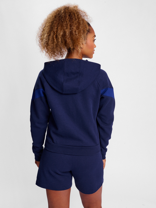 hmlTRAVEL ZIP HOODIE WOMAN, MARINE, model