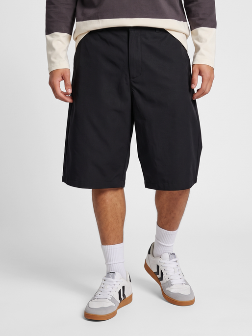 hmlI-D BIG SHORTS, BLACK, model