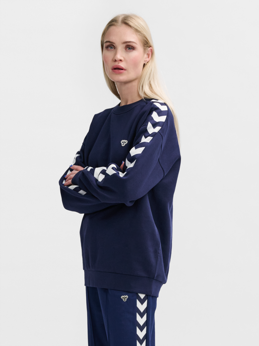 hummel ARCHIVE LOOSE FIT SWEATSHIRT - PEACOAT | hummelsport.de
