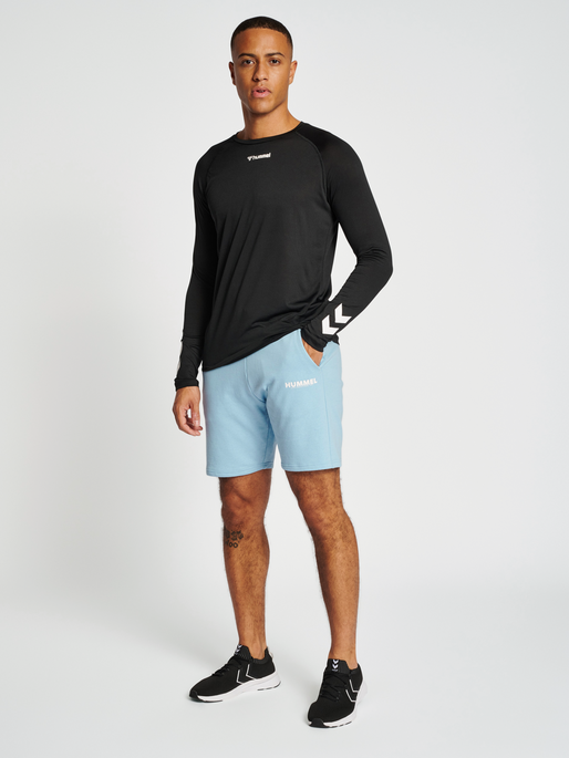 hmlLEGACY SHORTS, PLACID BLUE, model