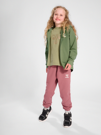 hmlTRECE ZIP HOODIE, OIL GREEN, model