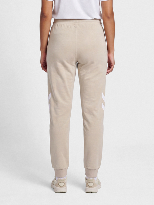 hmlLEGACY WOMAN TAPERED PANTS PLUS, PUMICE STONE, model
