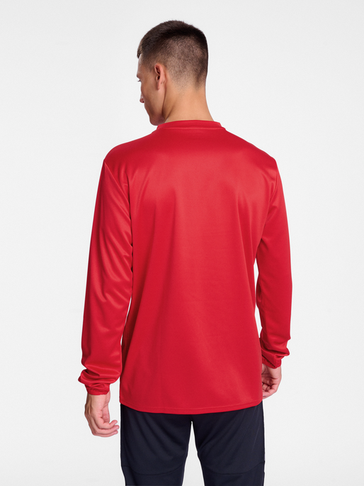 hmlESSENTIAL SWEATSHIRT, TRUE RED, model