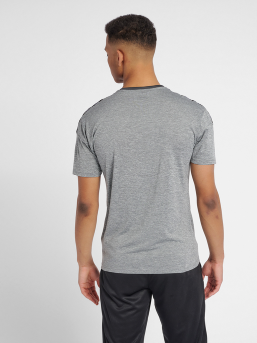 hmlAUTHENTIC POLY JERSEY S/S, GREY MELANGE, model