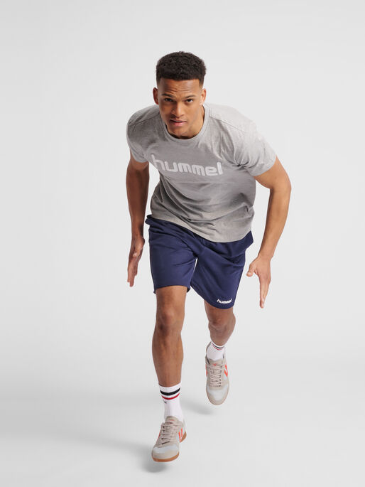 HUMMEL GO COTTON LOGO T-SHIRT S/S, GREY MELANGE, model