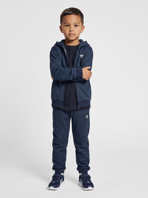 hmlJR LOOSE DNM ZIP HOODIE BEE, DRESS BLUES, model