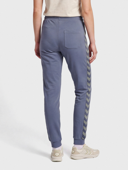 hmlMOVE CLASSIC PANTS WOMAN, BERING SEA, model