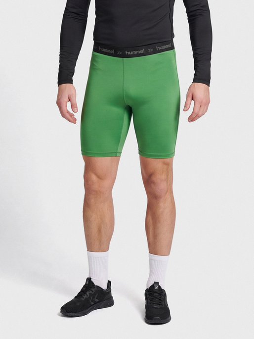 HML FIRST PERFORMANCE TIGHT SHORTS, JELLY BEAN, model