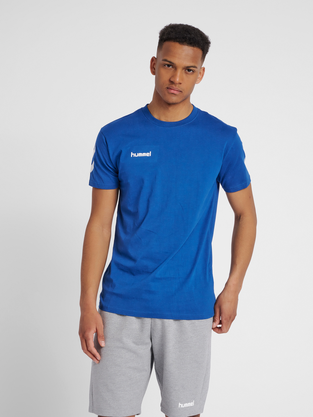 HUMMEL GO COTTON T-SHIRT S/S, TRUE BLUE, model
