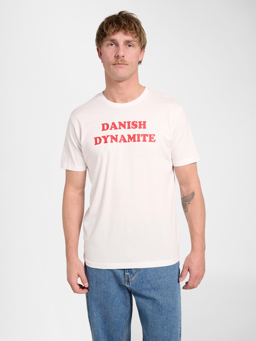 hmlPULSE GRAPHIC T-SHIRT S/S, WHITE/TANGO RED, model