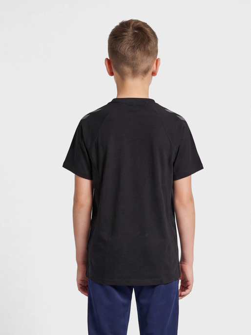 hmlCIMA 2.0 JERSEY S/S KIDS, BLACK MELANGE, model